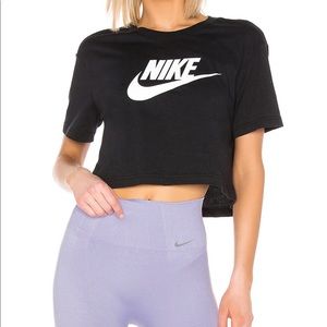 Nike Cropped Shirt